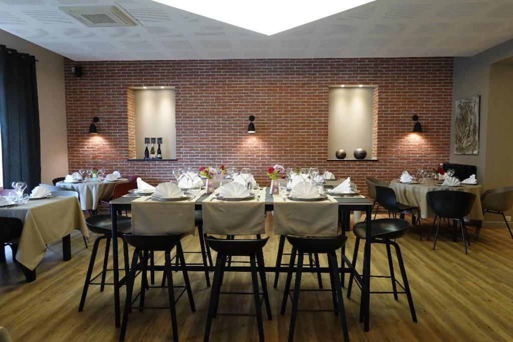 Hotel Restaurant De La Poste Saint-Just-en-Chevalet Экстерьер фото